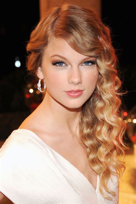 Taylor Swifts Amazing Beauty Transformation Through The Years