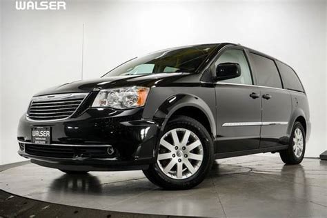 Used 2016 Chrysler Town And Country For Sale Near Me Edmunds