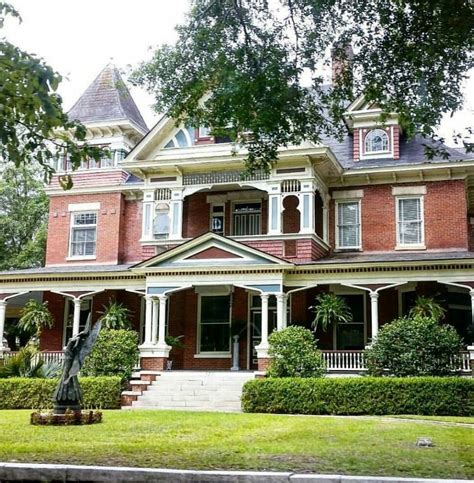 A Grand Dame In The Seth Lore And Irwinton Historic District Eufaula