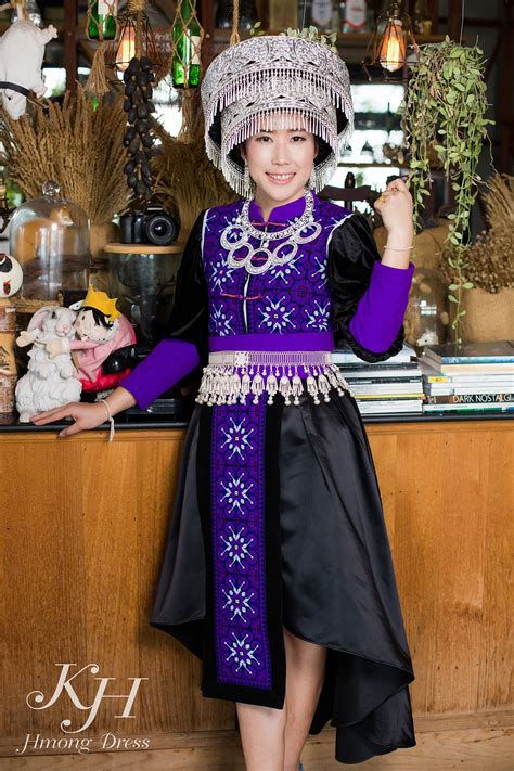 ปักพินโดย-hmoov-nkwg-ใน-hmong-fashion