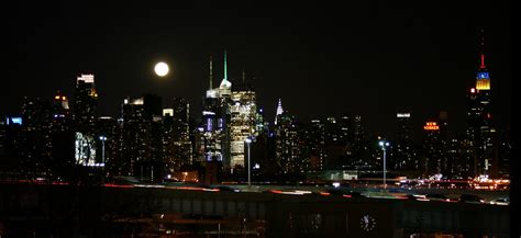 Full Moon Over The New York City Skyline At Night A Full M Flickr