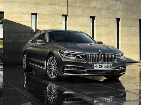 Bmws New 7 Series Luxury Sedan Is Packed With Gadgets That Will Make