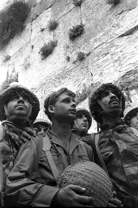 Three Idf Paratroopers Stand In Awe Of Jerusalems West Wall During The