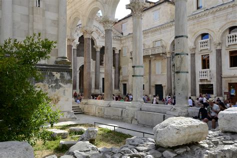 Diocletians Palace Peristyle 5 Split Pictures Croatia In