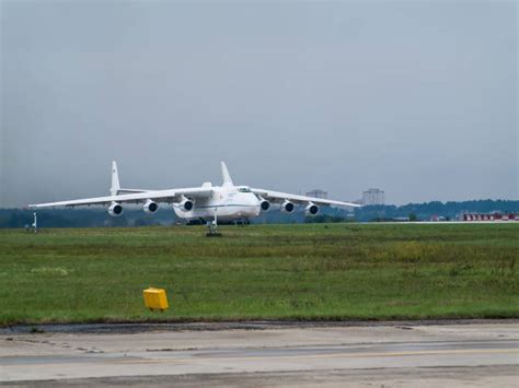 Antonov 225 Stock Photos Pictures And Royalty Free Images Istock