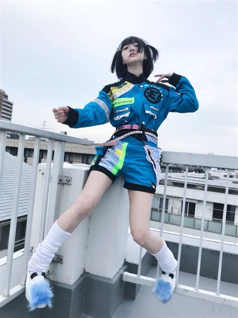 あの On Twitter Japan Fashion Female Pose Reference Cute Japanese Girl