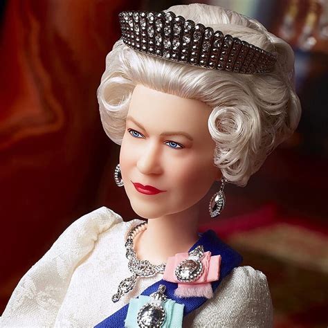 Review Barbie Queen Elisabeth Ii Doll Price For Doll Where To Buy