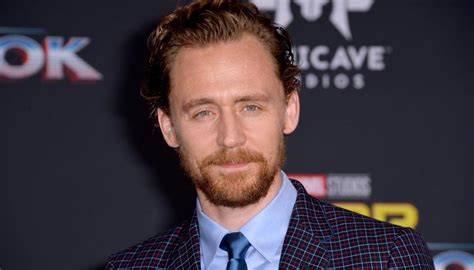 Annie tom hiddleston online is an unofficial fan site and has no affiliation with tom hiddleston, his. Join Tom Hiddleston on the Olivier's Red Carpet + More ...