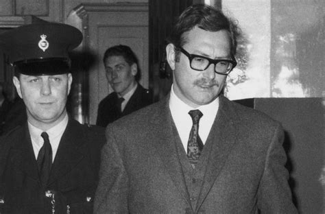 Bruce Reynolds Dies At 81 Planned Great Train Robbery The New York Times