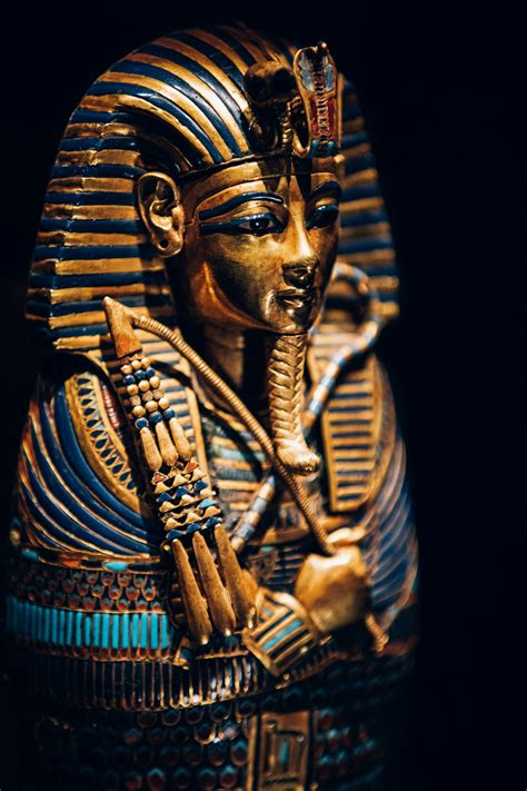 Londons Tutankhamun Exhibition Is Enrapturing Despite A Kings Ransom