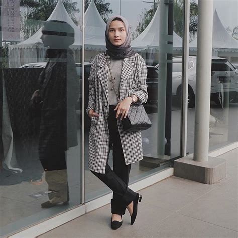 Inspirasi Gaya Hijab Casual Buat Ke Kantor Biar Tampil Beda 17 Aps