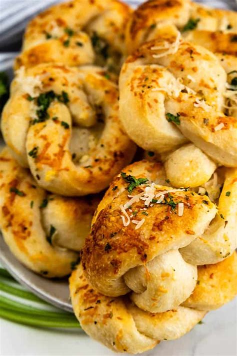 Quick And Easy Garlic Knots Easy Good Ideas