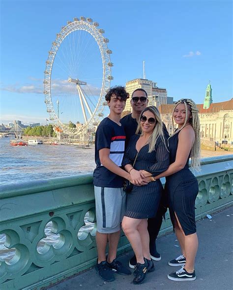 Information about carla cecato's net worth in 2020 is being updated as soon as possible by infofamouspeople.com, you can also click edit to tell us what the net worth of the carla cecato is. Carla Perez relembra viagem à Londres com a família - GQ | Musa