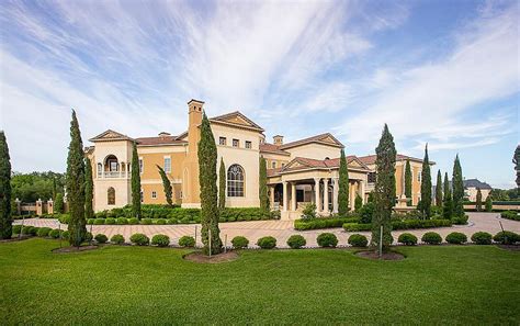19000 Square Foot Opulent Mansion In Sugar Land Tx Homes Of The Rich