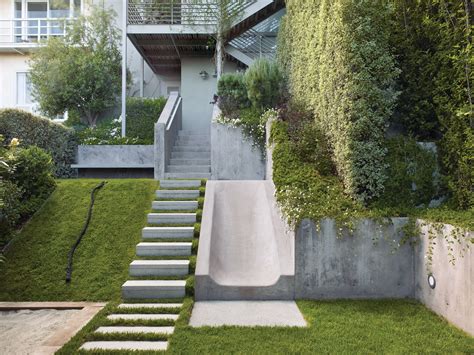 But these 50+ hillside landscaping ideas with small budget will bring your dream comes true. 5 Bay Area Homes That Tackle Tough Slopes | Sloped ...