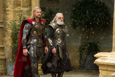 Thor The Dark World Bilder Thor Thor Und Chris Hemsworth