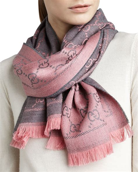 Inspired designs with a creative edge. Gucci Logo-print Wool Scarf in Pink - Lyst