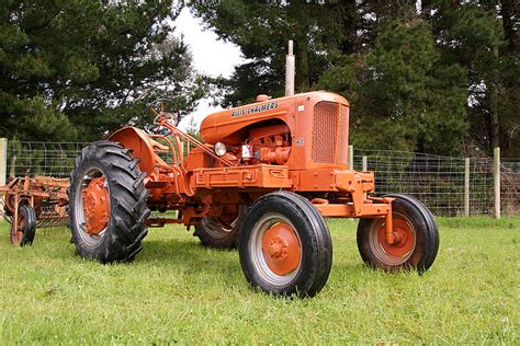 1949 Allis Chalmers Wd Tractor A Heritage Day Was Held At Flickr