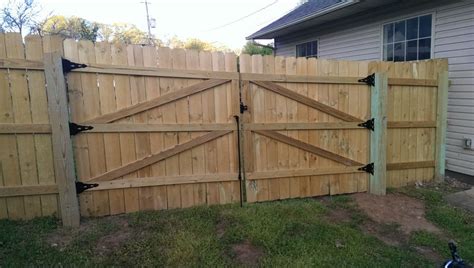 How To Install A Wooden Fence Gate Oregonneon