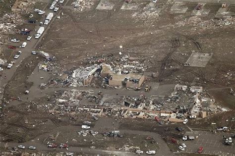 Oklahoma Tornado Rescue Crews Dig Through The Rubble