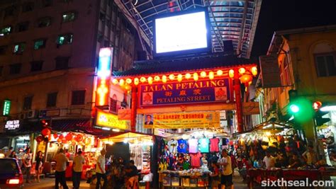 Night market @ petaling street. Chinese New Year shopping @ Petaling Street - sixthseal.com