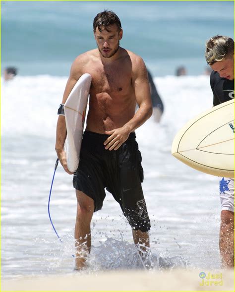 Liam Payne Surfing Shirtless In Australia Photo 609942 Photo Gallery Just Jared Jr