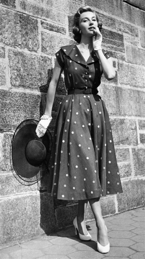 on the spot vintage fashion 1950s fashion photo fashion