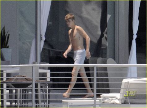 Justin Bieber Shirtless Time In Miami Justin Bieber Image 24205245 Fanpop