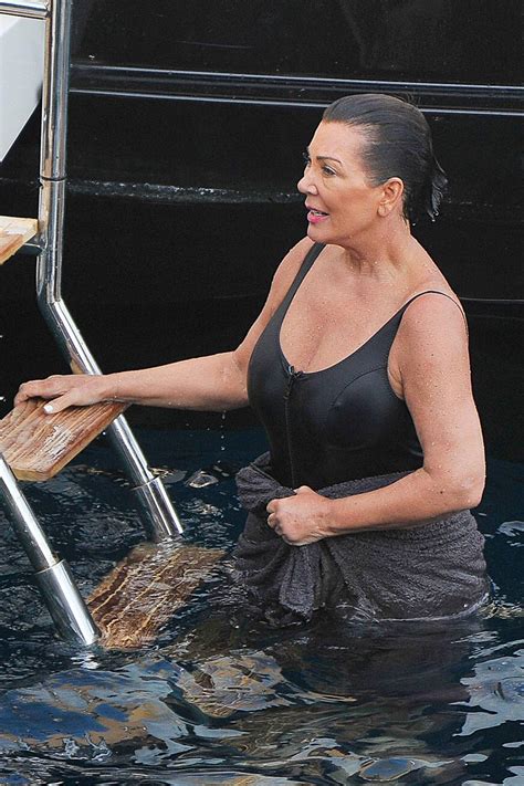 Out Of Control Inside Ballooning Kris Jenner S MASSIVE Weight Crisis