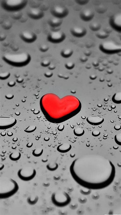 Download Really Cool Love Heart And Water Drops Wallpaper