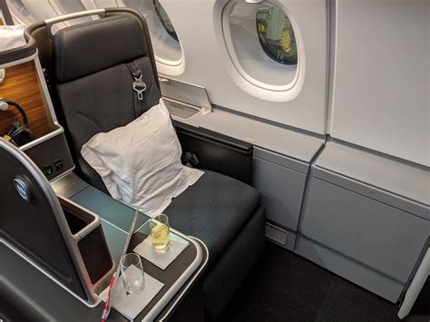 Review Qantas New Business Class Suite A380 Points Brotherhood