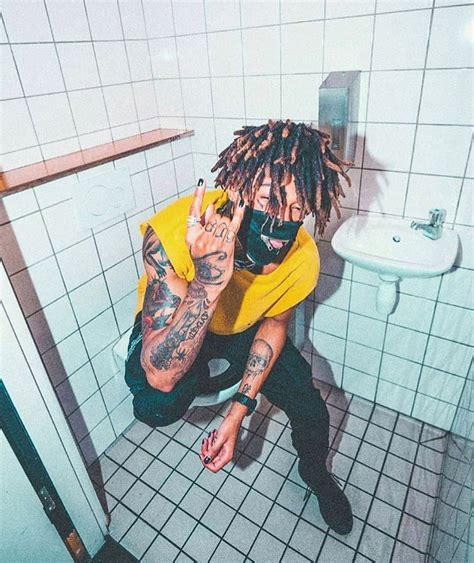 Pin By 𝐾𝑦𝑖𝑒𝑚𝑎 On Scarlxrd Photography Poses For Men Men Looks Sons