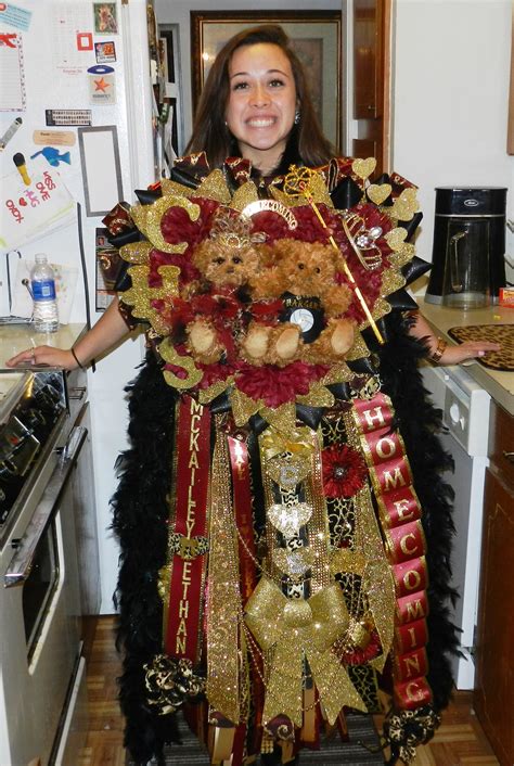 Homecoming Mum As A Mi Girl I Really Dont Get This Tradition