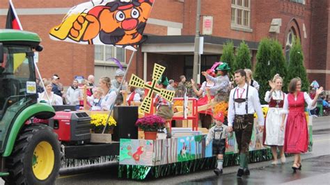 Photos 2017 K W Oktoberfest Thanksgiving Day Parade Kitchener