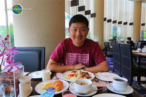 Meriah dengan aneka makanan viral, tapi ciksun pergi sana sebab nak makan apple pie kak mariam, nyonya laksa dengan durian goreng dekat grand paragon corner by grand paragon hotel, johor bahru (sebelah marrybrown). Experiencing Grand Paragon Hotel, Johor Bahru