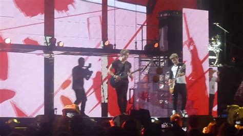 One Direction Feat 5sos Teenage Dirtbag Cover Live In Melbourne