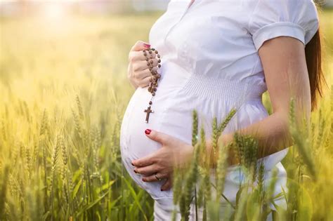 Oración De Las Embarazadas Para Un Embarazo Pleno Y Feliz