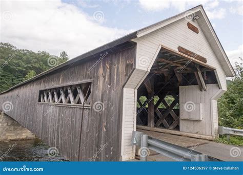 West Dummerston Vermont Covered Bridge Stock Image Image Of Crossing
