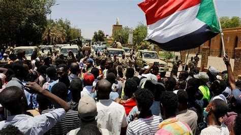 تجمع المهنيين يطالب بتشكيل مجلس رئاسي مدني في السودان rt arabic