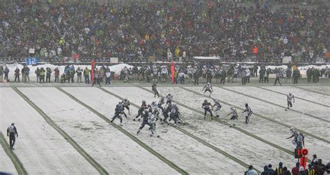 The Coldest Snowiest Nfl Games On Record The Dig
