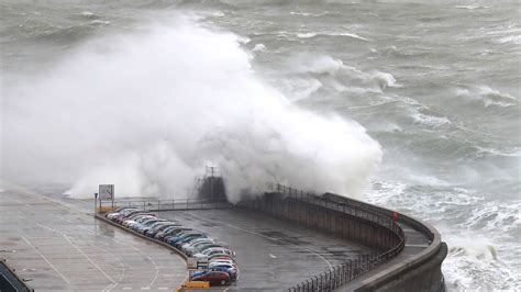 Storm Hannah Sweeps Across Uk With Strong Winds And Heavy Rain Bt