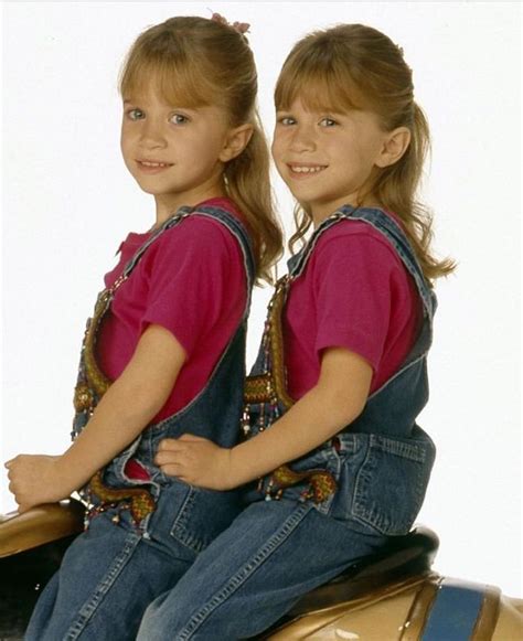 Mary Kateleft And Ashley Olsen Olsen Twins Michelle Tanner Ashley Olsen