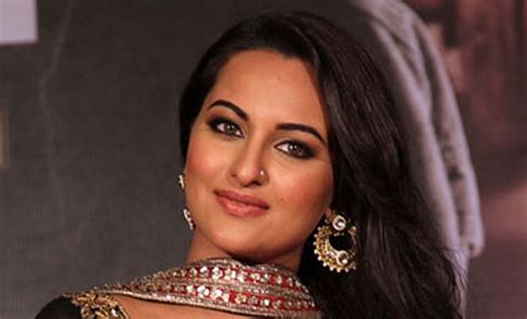Sonakshi Sinha Adds Glamour To World Kabaddi League Co Owns The United Singhs Team