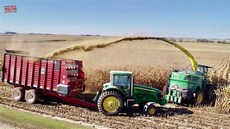 John Deere Forage Harvester Opening A Corn Field Youtube