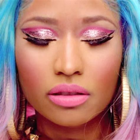 Nicki Minaj Makeup Black Eyeshadow Pink Eyeshadow And Pink Lipstick Steal Her Style