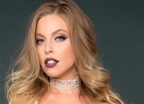 Britney Amber Sets Her Sights On Xbiz Milf Performer Of The Year Title Emmreport