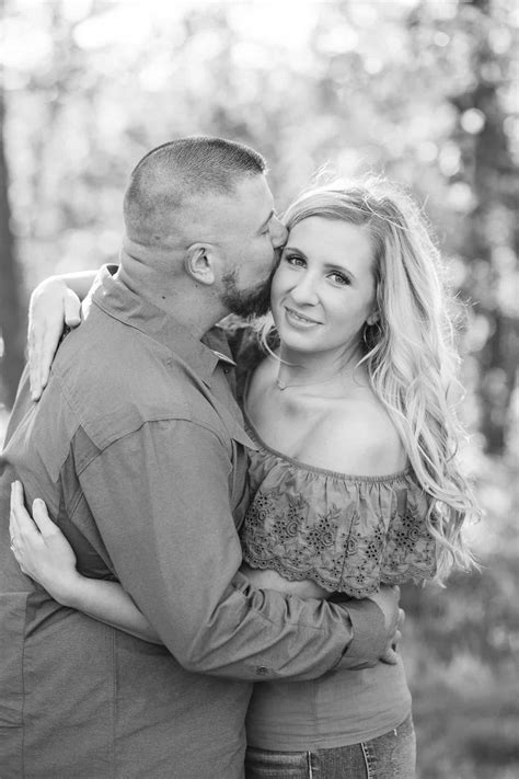 Wyandotte County Lake Engagement | Taryn + Patrick - E. Golden Moments