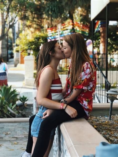 cute lesbian couples lesbian pride cute couples goals lesbians kissing lesbian love friends