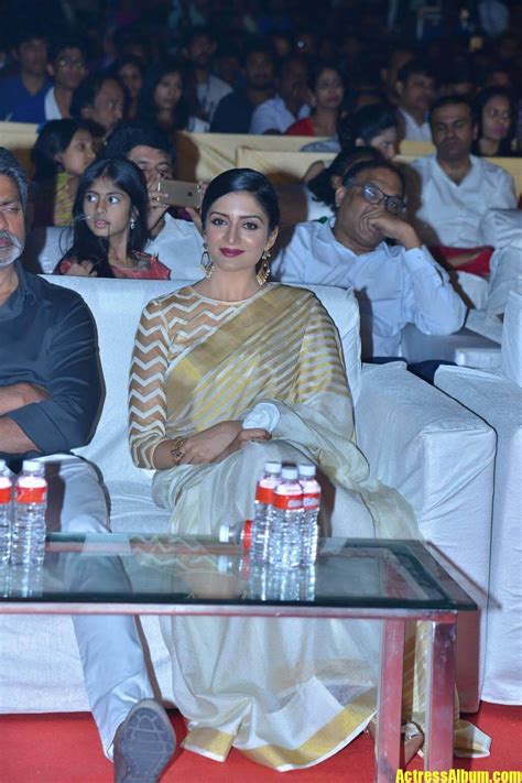 Vimala Raman Stills In White Saree At Audio Launch Actress Album
