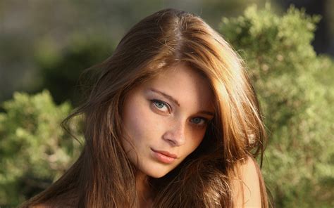 Indiana A Women Model Freckles Long Hair Brunette Face Wallpaper